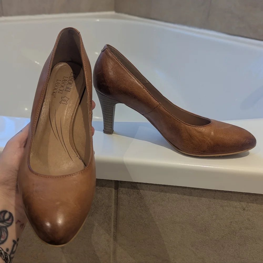 Lasocki Genuine Leather Light Brown Caramel Classic Low Heels SZ 38 (8 US) - Picture 6 of 14